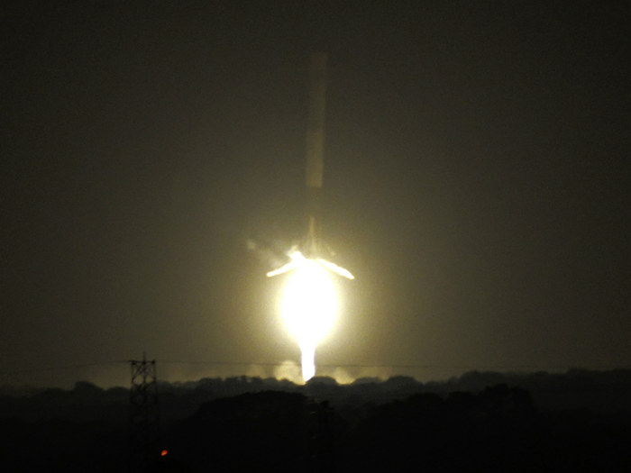16_SpaceX rocket nails world-first landing